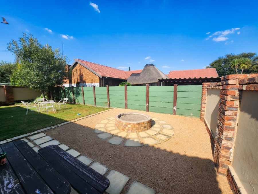 3 Bedroom Property for Sale in La Hoff North West